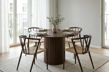 Kopparbo spisegruppe rund 110 cm valnøtt med 4 Winston spisestoler - Valnøtt - Møbler - Bord - Spisegrupper