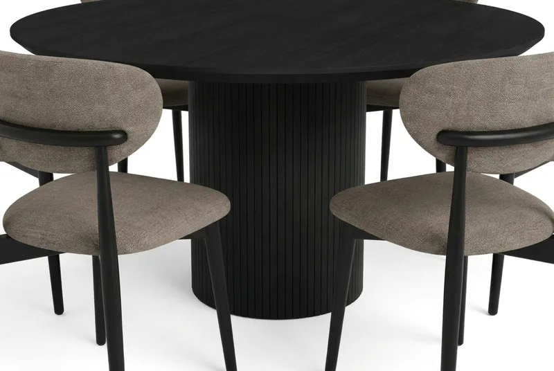 Kopparbo spisegruppe rund 150 cm svart med 6 Molly spisestoler - Svart - Møbler - Bord - Spisegrupper
