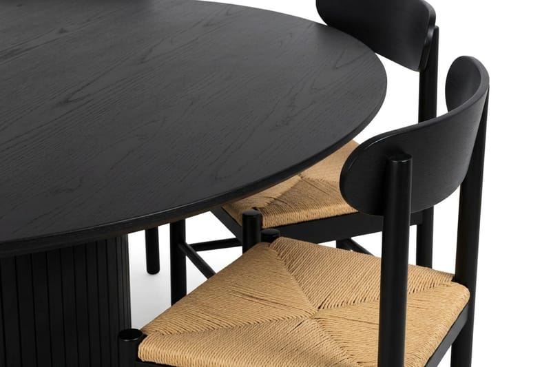 Kopparbo spisegruppe rund 180 cm svart med 8 Malte spisestoler - Svartbeiset eik - Møbler - Bord - Spisegrupper