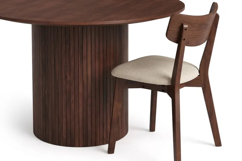 Kopparbo spisegruppe rundt 110 cm i valnøtt med 4 Amelia spisestoler med pute - Valnøtt/Beige - Møbler - Bord - Spisegrupper