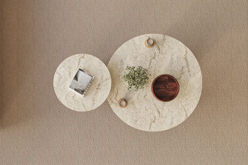 Lorricus sofabord 70 cm rundt - Travertin og Valnøtt - Møbler - Bord - Sofabord