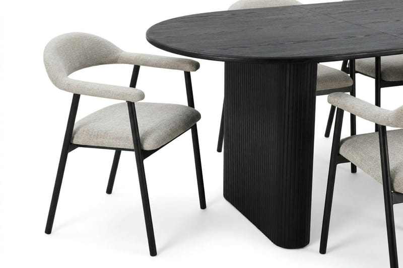 Noira spisegruppe 160–220 cm uttrekkbar i svart med 6 Ronja spisestoler - Svartbeiset eik - Møbler - Bord - Spisegrupper