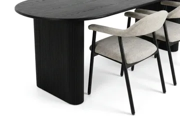 Noira spisegruppe 220–320 cm uttrekkbar i svart med 6 Ronja spisestoler - Svartbeiset eik - Møbler - Bord - Spisegrupper