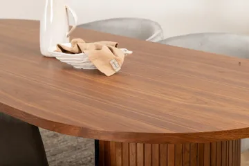 Oval spisegruppe Venture Home Bianca, Berit - valnøtt og lysgrå - Møbler - Bord - Spisegrupper