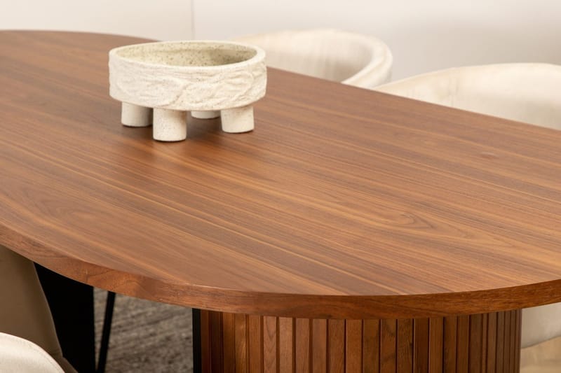 Oval spisegruppe Venture Home Bianca, Berit - valnøttfarget, beige og svart - Møbler - Bord - Spisegrupper