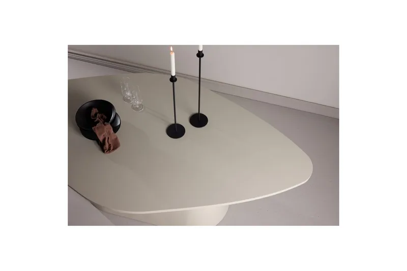 Ovalt spisebord Diamond - Møbler - Bord - Spisebord & kjøkkenbord