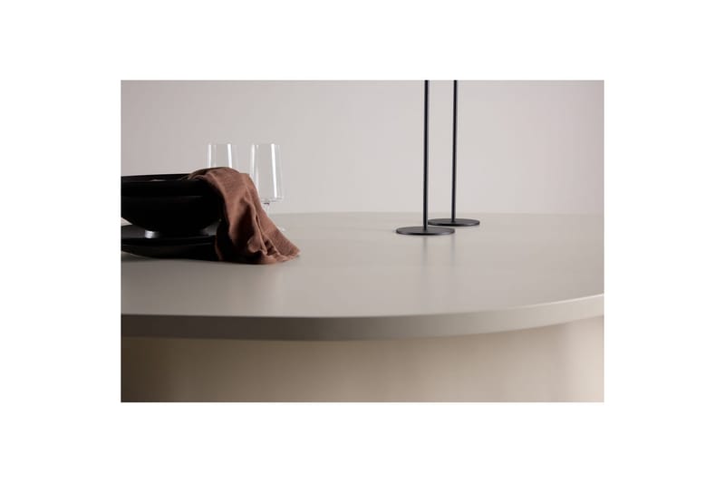 Ovalt spisebord Diamond - Møbler - Bord - Spisebord & kjøkkenbord