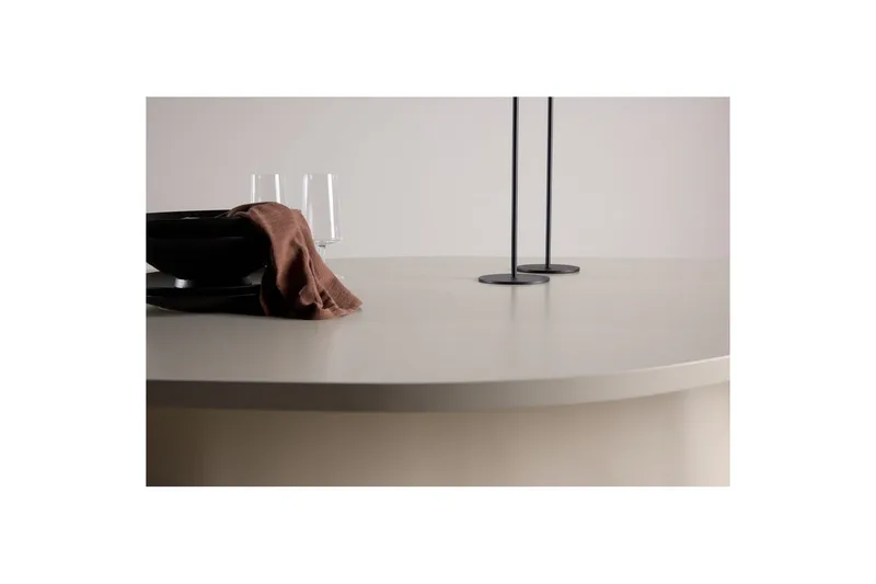 Ovalt spisebord Diamond - Møbler - Bord - Spisebord & kjøkkenbord