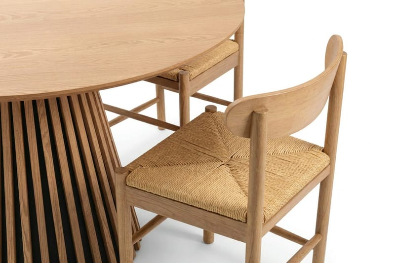 Peyra spisegruppe rund 110 cm eik med 4 Malte spisestoler - Møbler - Bord - Spisegrupper