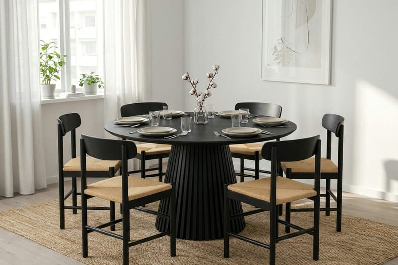 Peyra spisegruppe rund 130 cm svart med 6 Malte spisestoler - Møbler - Bord - Spisegrupper