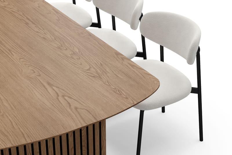 Richeto Spisebord 240 cm med 6 Lucy Spisestoler - Naturlig finish / Hvit Bouclé / Metallben Svart - Møbler - Bord - Spisegrupper