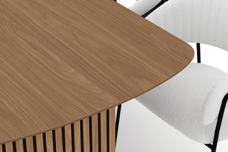 Richeto Spisebord 240 cm med 8 Karol Spisestoler - Naturlig finish / Hvit Bouclé - Møbler - Bord - Spisegrupper