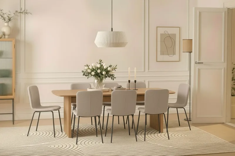 Richeto Spisebord 240 cm med 8 Katy Spisestoler - Naturlig finish / Greige Bouclé / Metallben Svart - Møbler - Bord - Spisegrupper