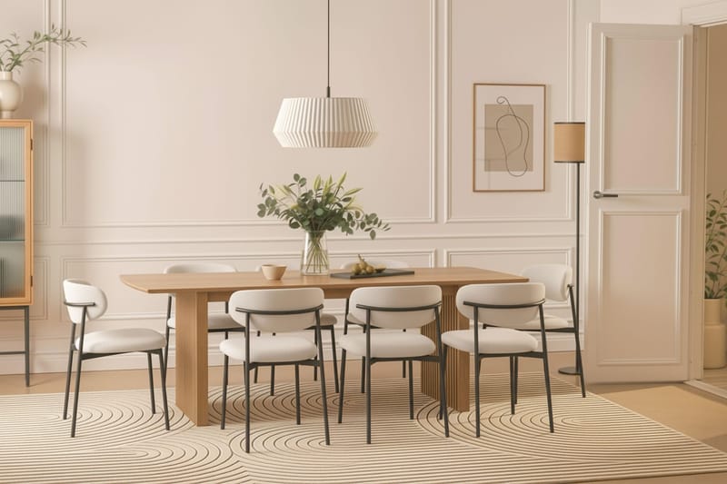 Richeto Spisebord 240 cm med 8 Lucy Spisestoler - Naturlig finish / Hvit Bouclé / Metallben Svart - Møbler - Bord - Spisegrupper