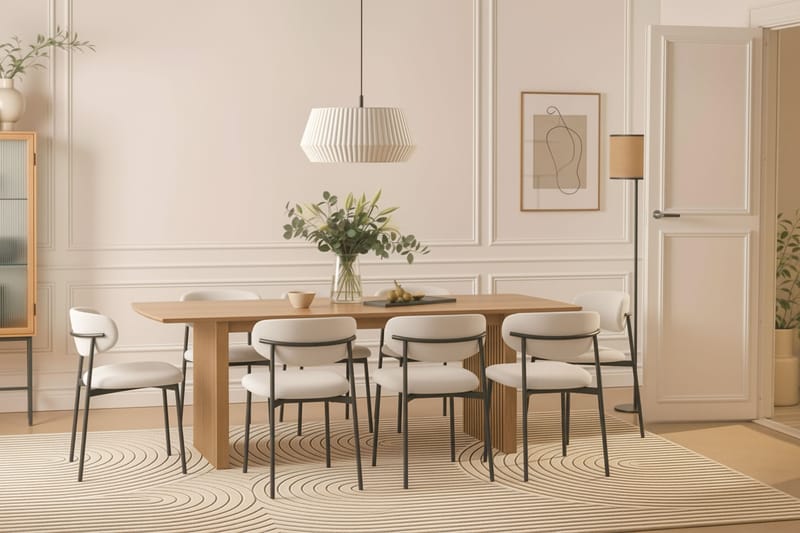 Richeto Spisebord 240 cm med 8 Lucy Spisestoler - Naturlig finish / Hvit Bouclé / Metallben Svart - Møbler - Bord - Spisegrupper