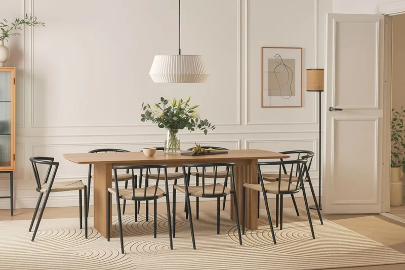 Richeto Spisebord 240 cm med 8 Winston Spisestoler - Naturlig finish / Beige / Metallben Svart - Møbler - Bord - Spisegrupper