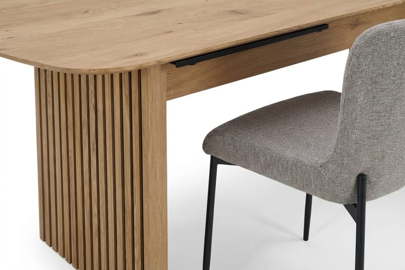 Richeto Spisegruppe Eik 240 cm med 6 Elsie Spisestoler - Eik/Lys grå - M øbler - Bord - Spisegrupper