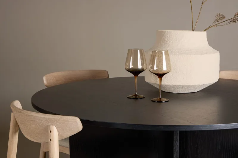 Rund spisegruppe Tyresö 120 cm rund med 4 Ven stoler - Svart/Whitewash - Møbler - Bord - Spisegrupper