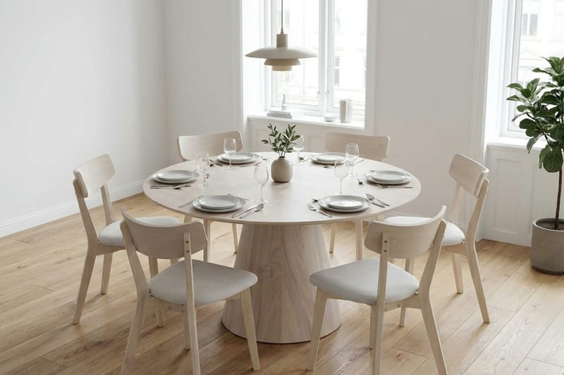 Siena spisegruppe 130 cm rund hvitlasert med 6 Amelia spisestoler med pute - Hvitlasert/Beige - Møbler - Bord - Spisegrupper