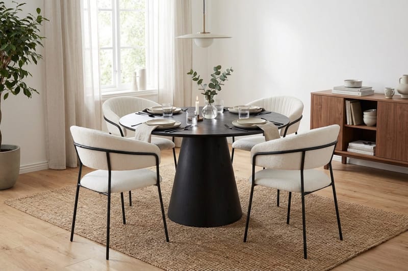 Siena spisegruppe rund 110 cm svart med 4 Karol spisestoler - Svart - Møbler - Bord - Spisegrupper
