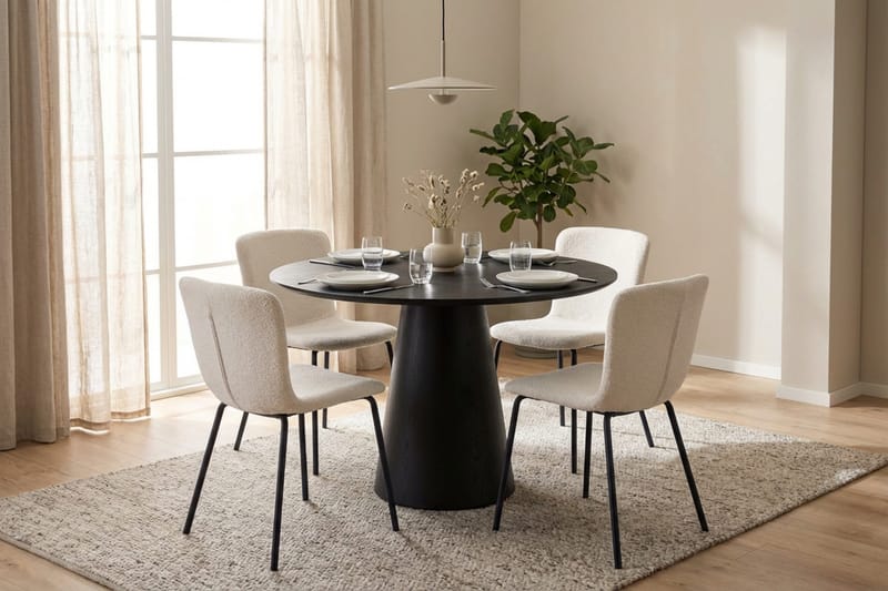Siena spisegruppe rund 110 cm svart med 4 Katy spisestoler - Svartbeiset eik - Møbler - Bord - Spisegrupper