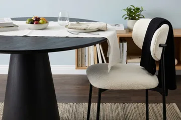 Siena spisegruppe rund 110 cm svart med 4 Lucy spisestoler - Svartbeiset eik - Møbler - Bord - Spisegrupper