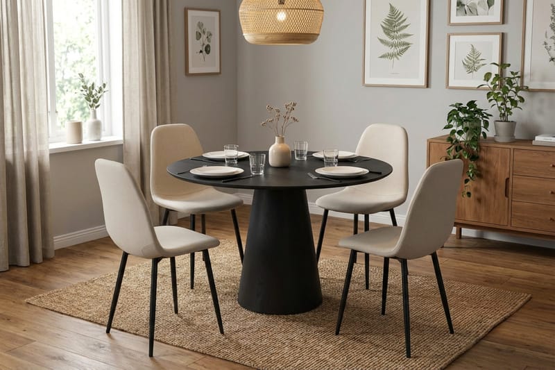 Siena spisegruppe rund 110 cm svart med 4 Nibe spisestoler - Svart - Møbler - Bord - Spisegrupper