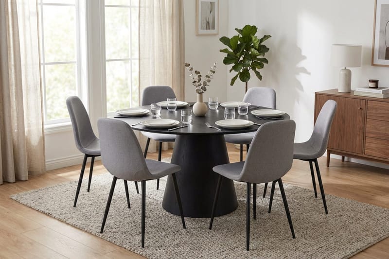 Siena spisegruppe rund 150 cm svart med 6 Nibe spisestoler - Svartbeiset eik - Møbler - Bord - Spisegrupper