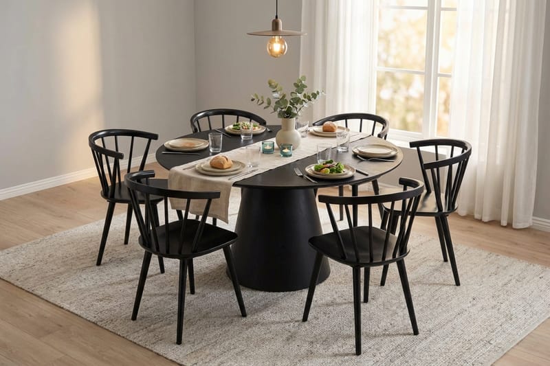 Siena Spisegruppe rund 150 cm Svart med 6 Tyrö spisestoler - Svartbeiset eik - Møbler - Bord - Spisegrupper