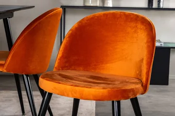 Silar Rektangulær Spisegruppe 120-160 cm med 4 Velvet Spisestoler - rustoransje - Møbler - Bord - Spisegrupper
