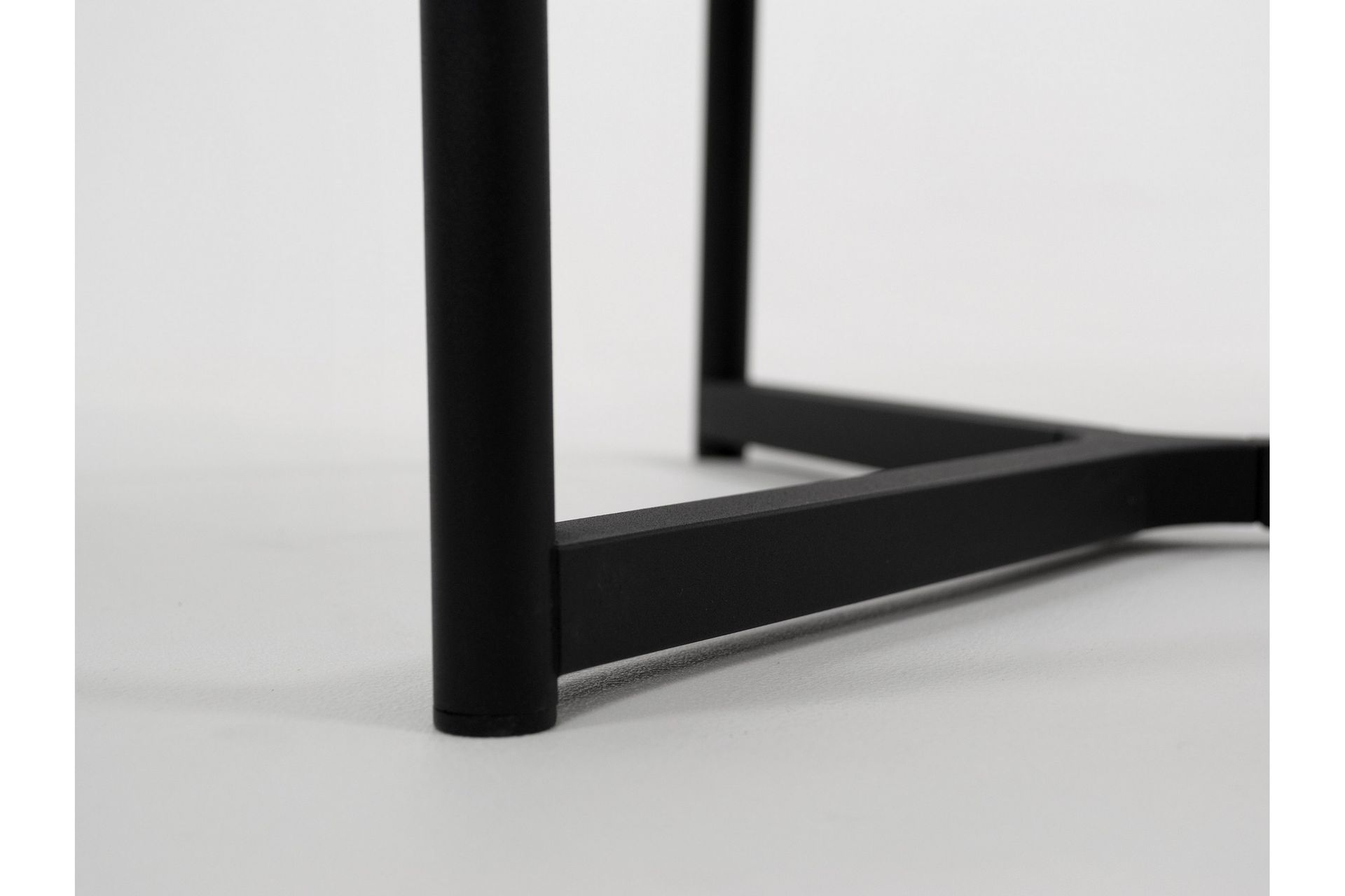 Alcide Sofabord 55 cm Rundt - Betonggrå/Svart - Møbler - Bord - Sofabord