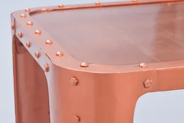 Kazuko Rektangulært Sofabord 110 cm i Metall med Naglet Platekonstruksjon - Kobber - Møbler - Bord - Sofabord