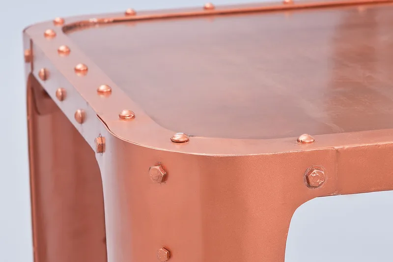 Kazuko Rektangulært Sofabord 110 cm i Metall med Naglet Platekonstruksjon - Kobber - Møbler - Bord - Sofabord