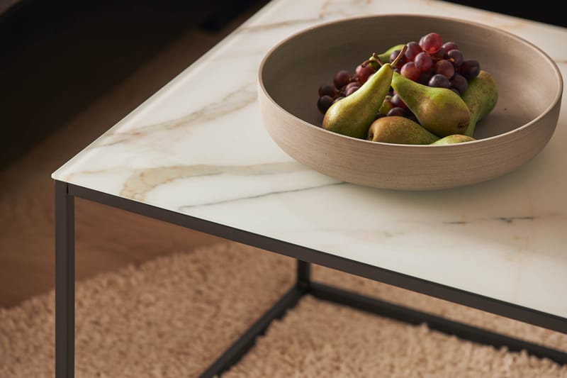 Nelly Sofabord 120 cm Marmormønster - Glass/Hvit/Svarta Ben - Møbler - Bord - Sofabord