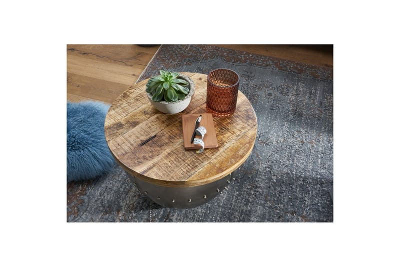 Sofabord Wohnling Massivt tre 60 cm industriell med naglet lagringsplass - Møbler - Bord - Sofabord