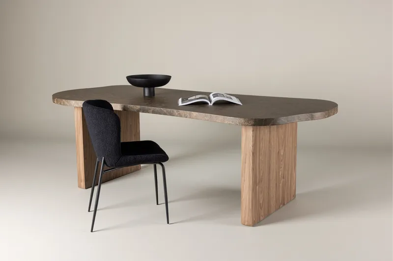 Eleonora Stort Asymmetrisk Spisebord 230 cm i Tre med Valnøtt- og Marmorutseende - Brun - Møbler - Bord - Spisebord & kjøkkenbord