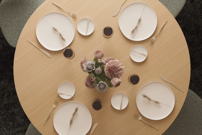 Peyra Spisebord 120 cm Rundt Eik - Natur - Møbler - Bord - Spisebord & kjøkkenbord