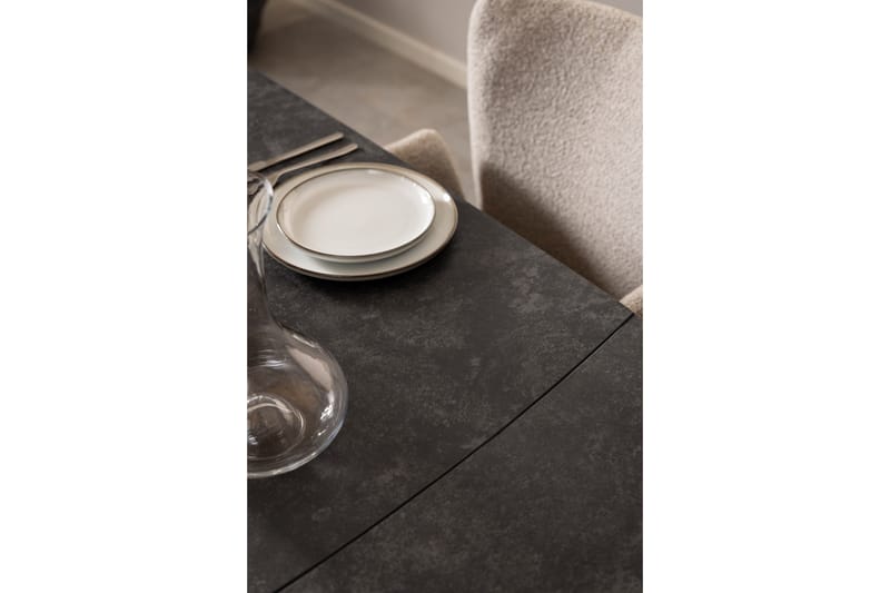 Renuka Spisebord 240x97 cm - Sort - Møbler - Bord - Spisebord & kjøkkenbord