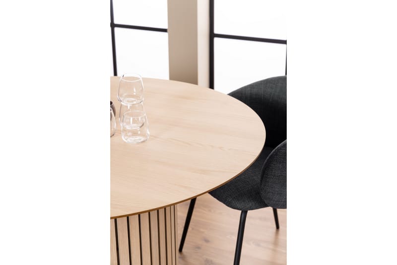 Sakie Rundt Spisebord 120 cm med Tre- og Eikutseende - Hvit - Møbler - Bord - Spisebord & kjøkkenbord