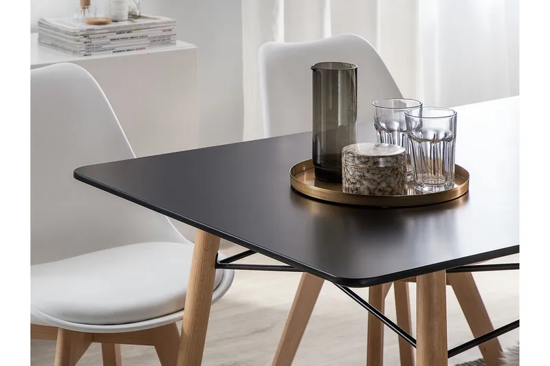 Stracke Rektangulært Spisebord 140 cm i Tre - Svart - Møbler - Bord - Spisebord & kjøkkenbord