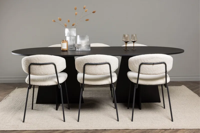 Spisegruppe Venture Home Bootcut ovalt spisebord – svart/svart finér + Chico spisestol – svart/hvit bouclé _6 Svart - Møbler - Bord - Spisegrupper