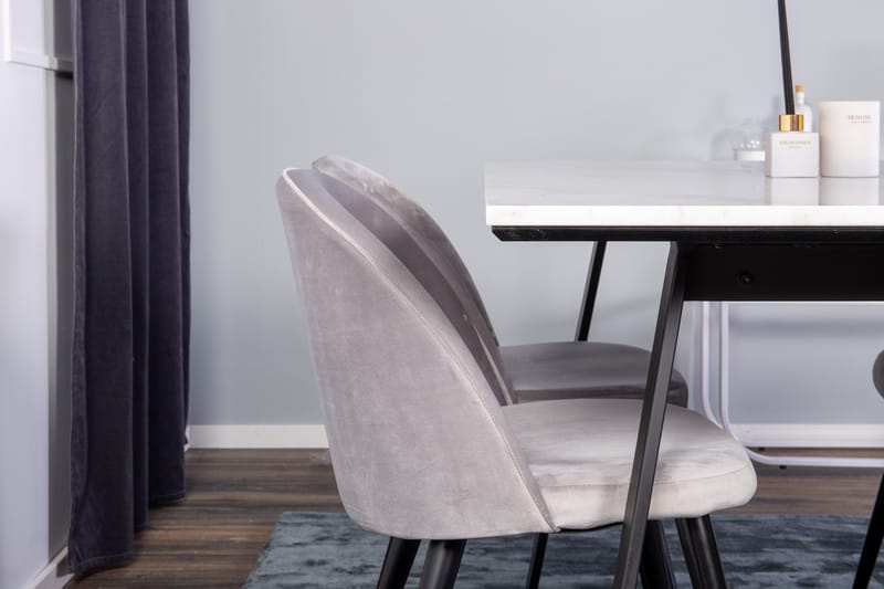 Admira Spisegruppe med 4 Valerie Kjøkkenstoler Fløyel - Møbler - Bord - Spisegrupper