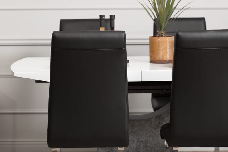 Azusa Spisegruppe 140 cm med 4 Sorado Stoler - Hvit/Betong/Svart - Møbler - Bord - Spisegrupper