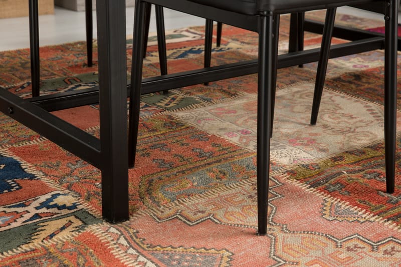 Bettina Spisegruppe 140x90 cm med 4 Ted Stoler - Betong/Sort/PU - Møbler - Bord - Spisegrupper