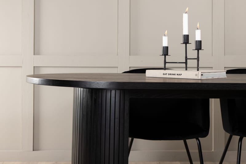 Biana Spisegruppe 200 cm Oval inkl. 4 Berita Fløyelsstoler - Svart - Møbler - Bord - Spisegrupper