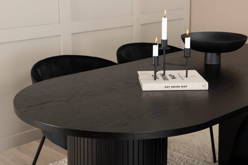 Biana Spisegruppe 200 cm Oval inkl. 4 Berita Fløyelsstoler - Svart - Møbler - Bord - Spisegrupper