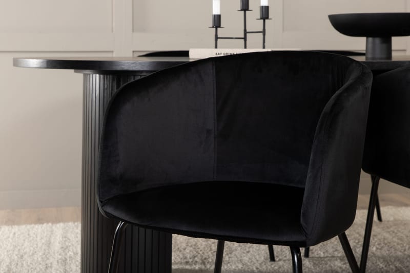 Biana Spisegruppe 200 cm Oval inkl. 4 Berita Fløyelsstoler - Svart - Møbler - Bord - Spisegrupper