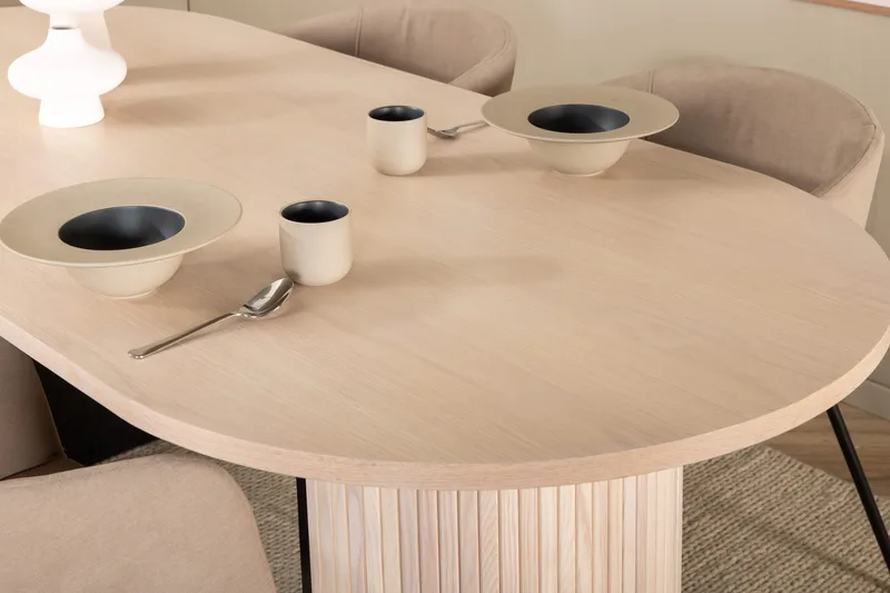 Biana Spisegruppe 200 cm Oval inkl. 4 Berita Stoler - Beige/Svart - Møbler - Bord - Spisegrupper