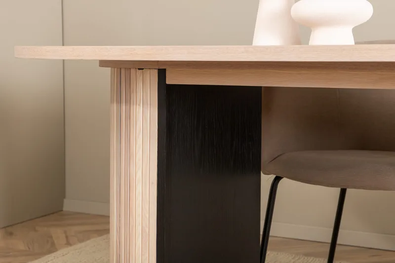 Biana Spisegruppe 200 cm Oval inkl. 4 Berita Stoler - Beige/Svart - Møbler - Bord - Spisegrupper