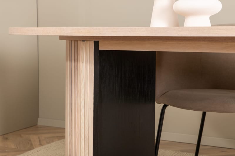 Biana Spisegruppe 200 cm Oval inkl. 4 Berita Stoler - Beige/Svart - Møbler - Bord - Spisegrupper